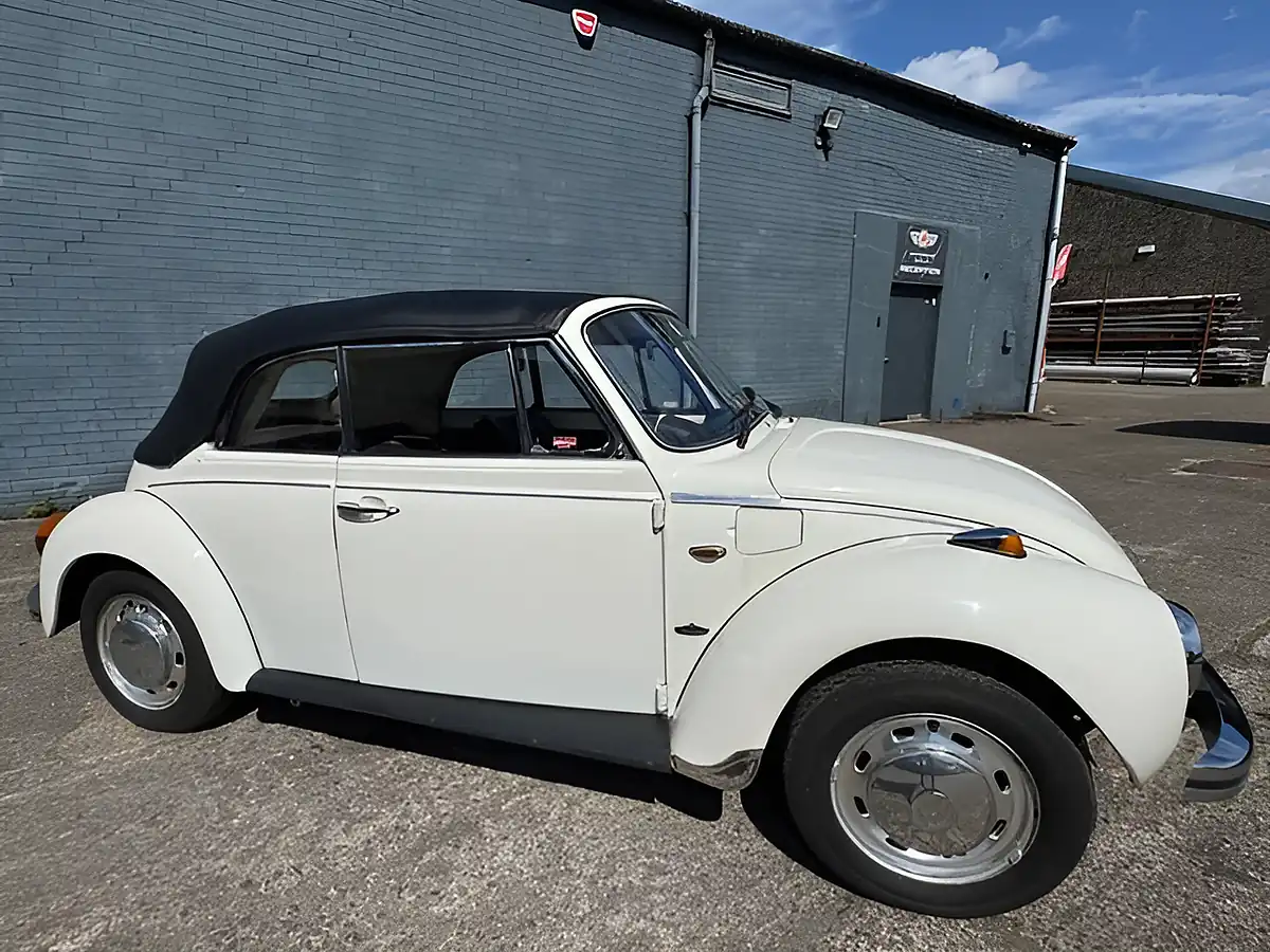 Used 1991 Volkswagen Beetle Karmann White - Interior and Exterior details 7
