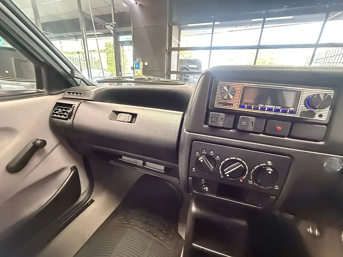 Used 1991 Volkswagen Polo Cl Silver - Interior and Exterior details 15