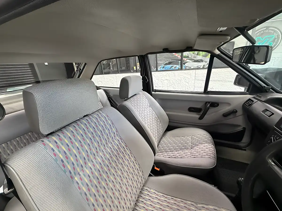 Used 1991 Volkswagen Polo Cl Silver - Interior and Exterior details 5