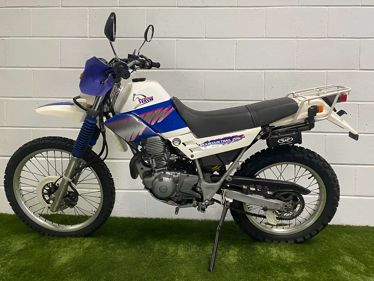 Used 1991 Yamaha Serow Mountain Trail Blue White - Interior and Exterior details 11