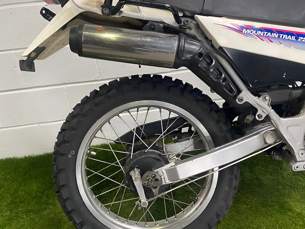 Used 1991 Yamaha Serow Mountain Trail Blue White - Interior and Exterior details 13