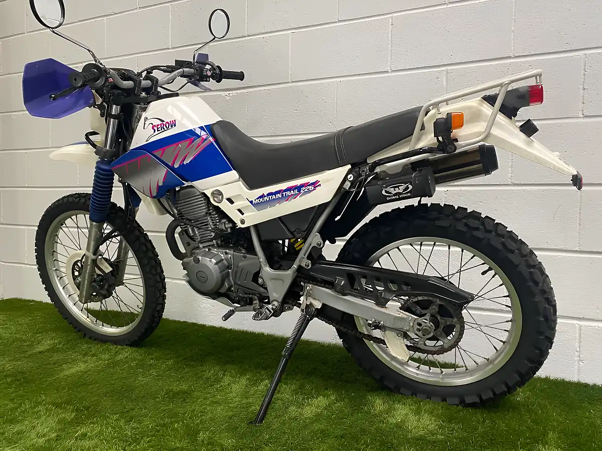 Used 1991 Yamaha Serow Mountain Trail Blue White - Interior and Exterior details 9