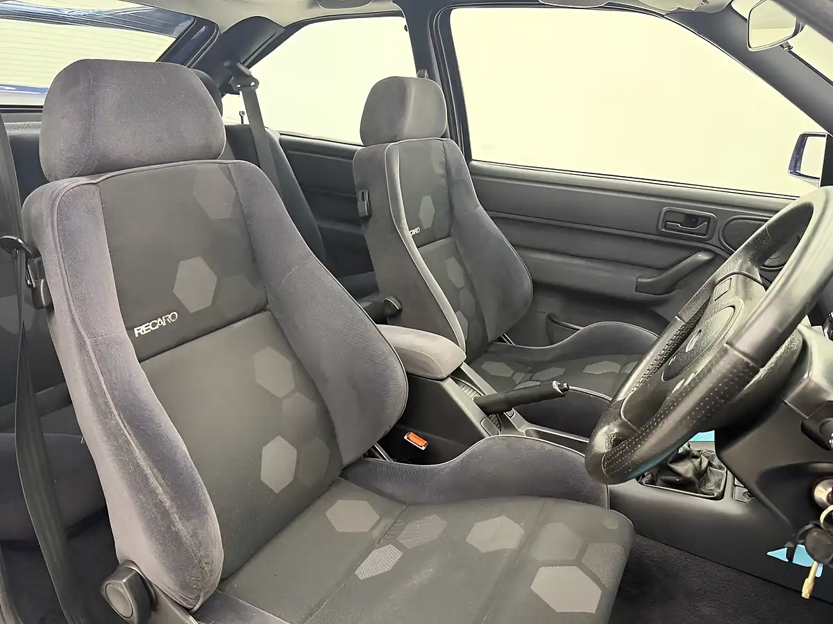 Used 1992 Ford Escort RS Cosworth Blue - Interior and Exterior details 9