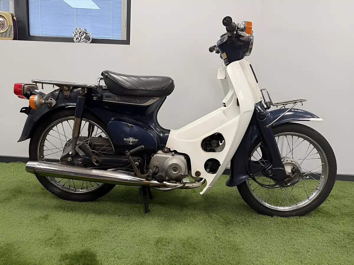 Used 1992 Honda C90 Dx Blue - Front View
