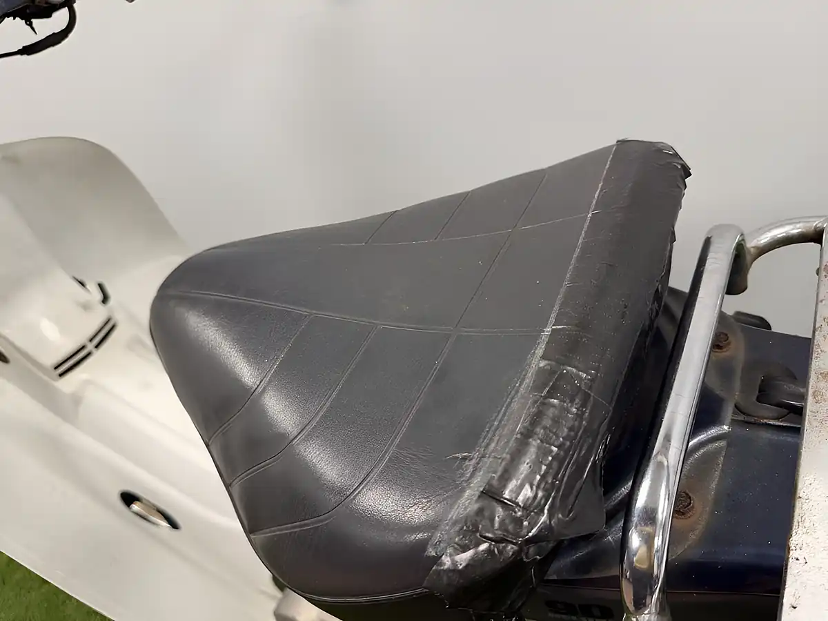 Used 1992 Honda C90 Dx Blue - Interior and Exterior details 17