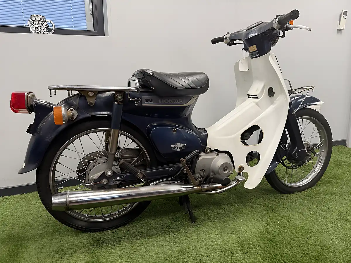 Used 1992 Honda C90 Dx Blue - Interior and Exterior details 7