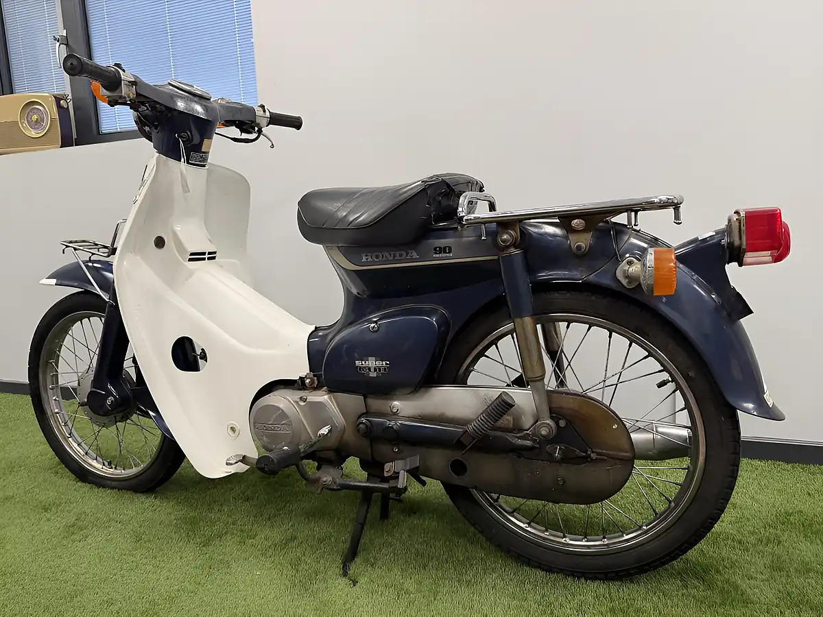 Used 1992 Honda C90 Dx Blue - Interior and Exterior details 9