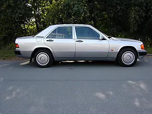 Used 1992 Mercedes-Benz 190 High Specification Silver - Interior and Exterior details 2