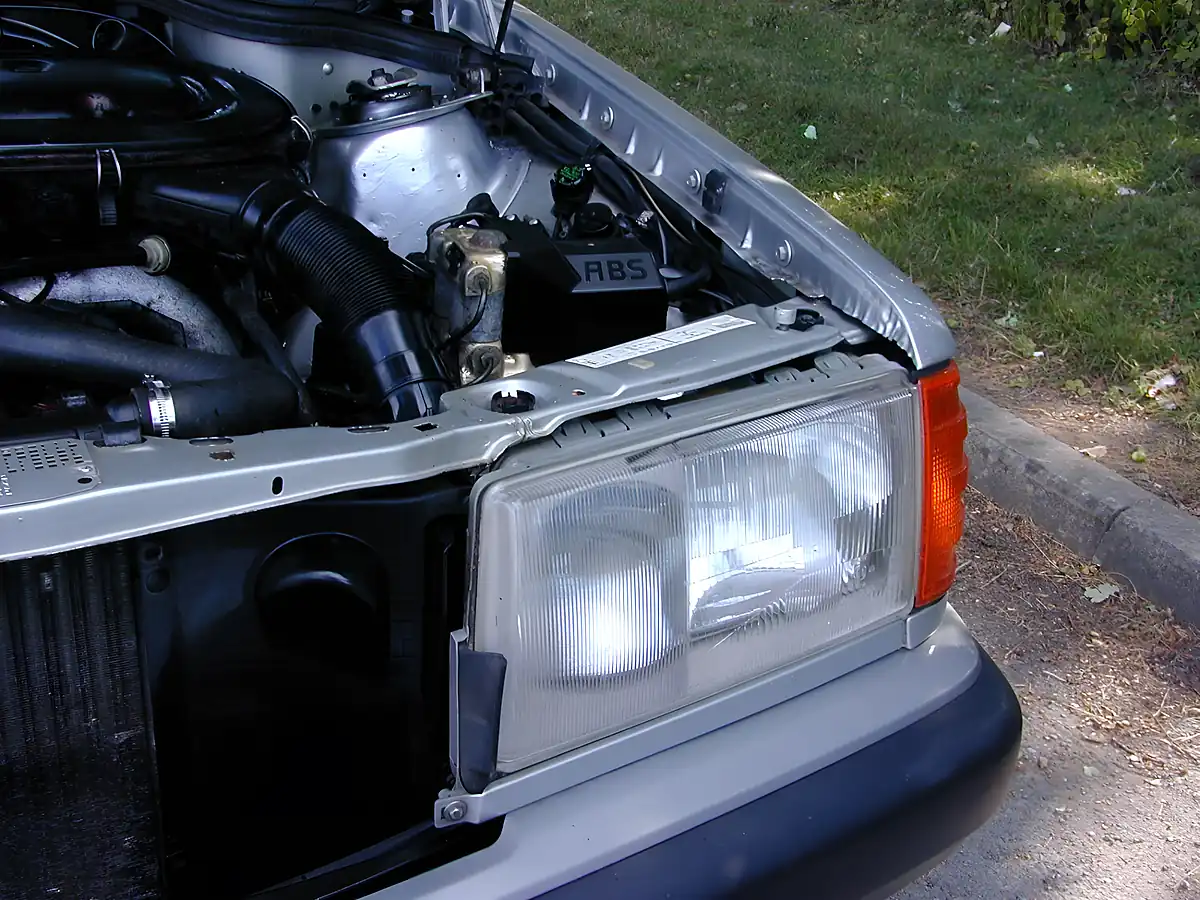 Used 1992 Mercedes-Benz 190 High Specification Silver - Interior and Exterior details 20