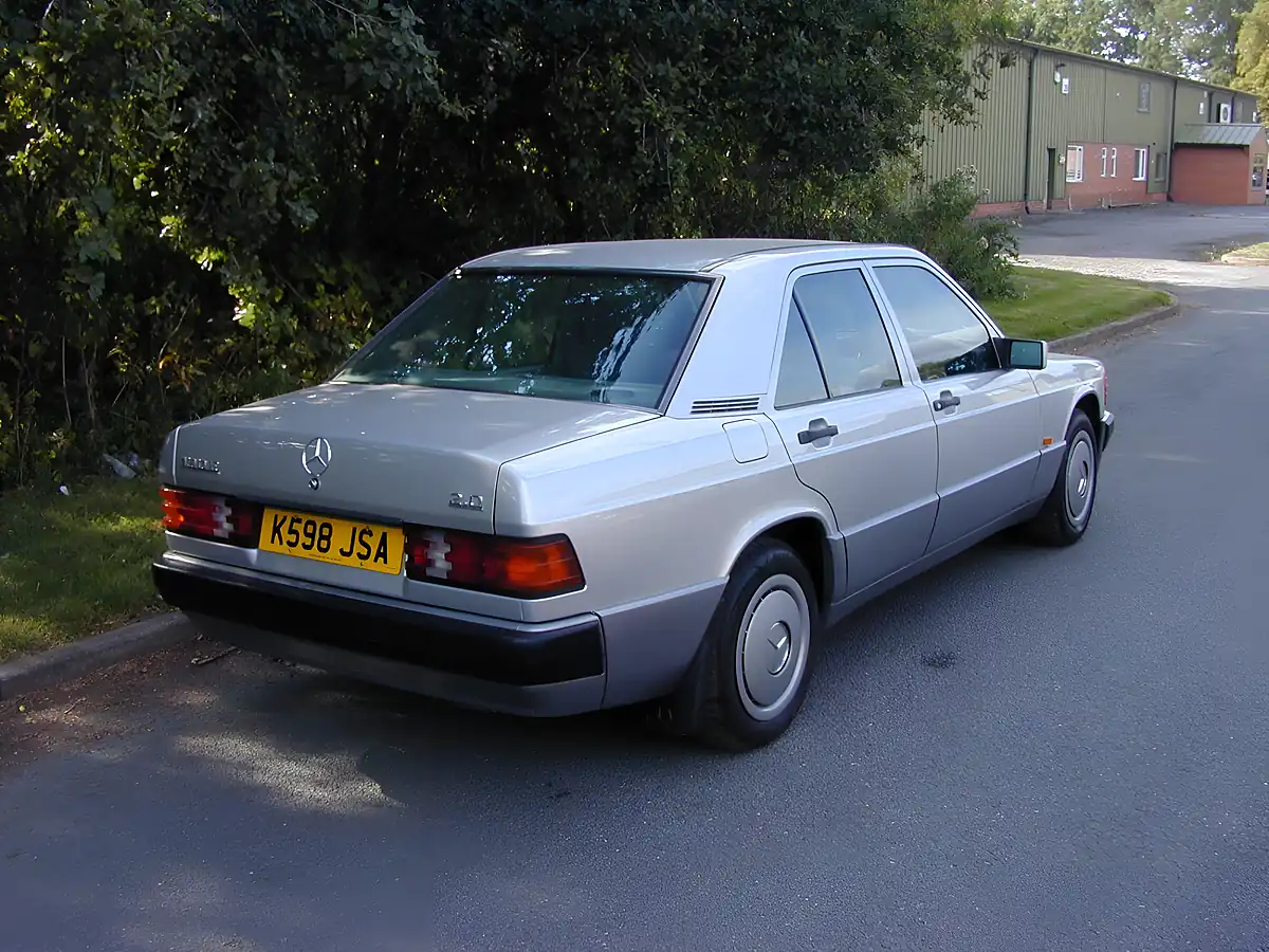Used 1992 Mercedes-Benz 190 High Specification Silver - Interior and Exterior details 3