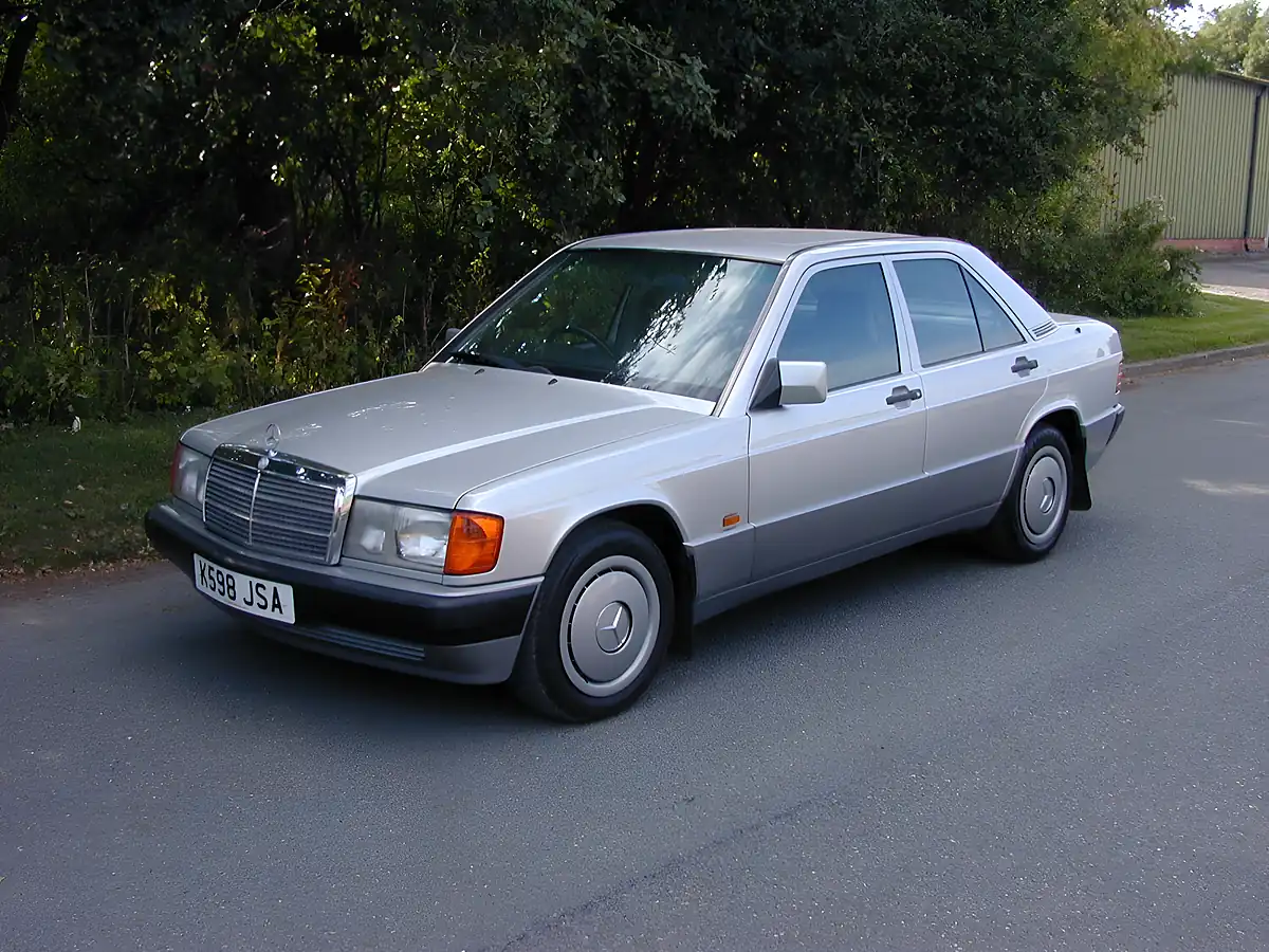 Used 1992 Mercedes-Benz 190 High Specification Silver - Interior and Exterior details 8