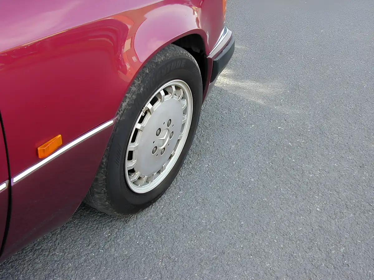 Used 1992 Mercedes-Benz 260 W124 Red - Interior and Exterior details 10