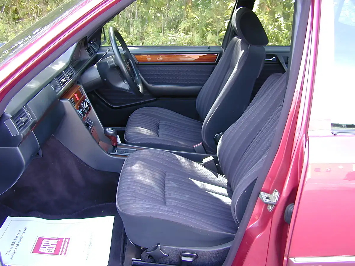 Used 1992 Mercedes-Benz 260 W124 Red - Interior and Exterior details 12