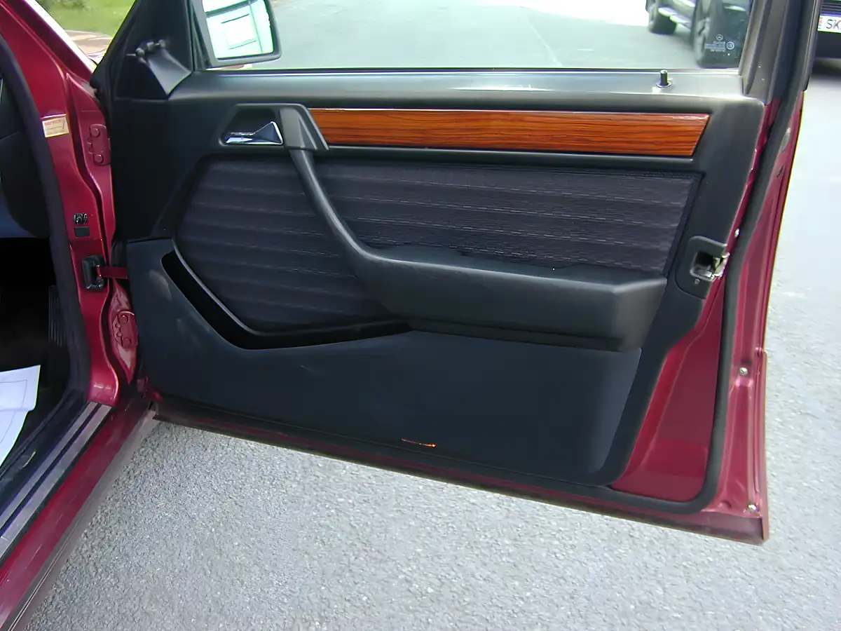Used 1992 Mercedes-Benz 260 W124 Red - Interior and Exterior details 14