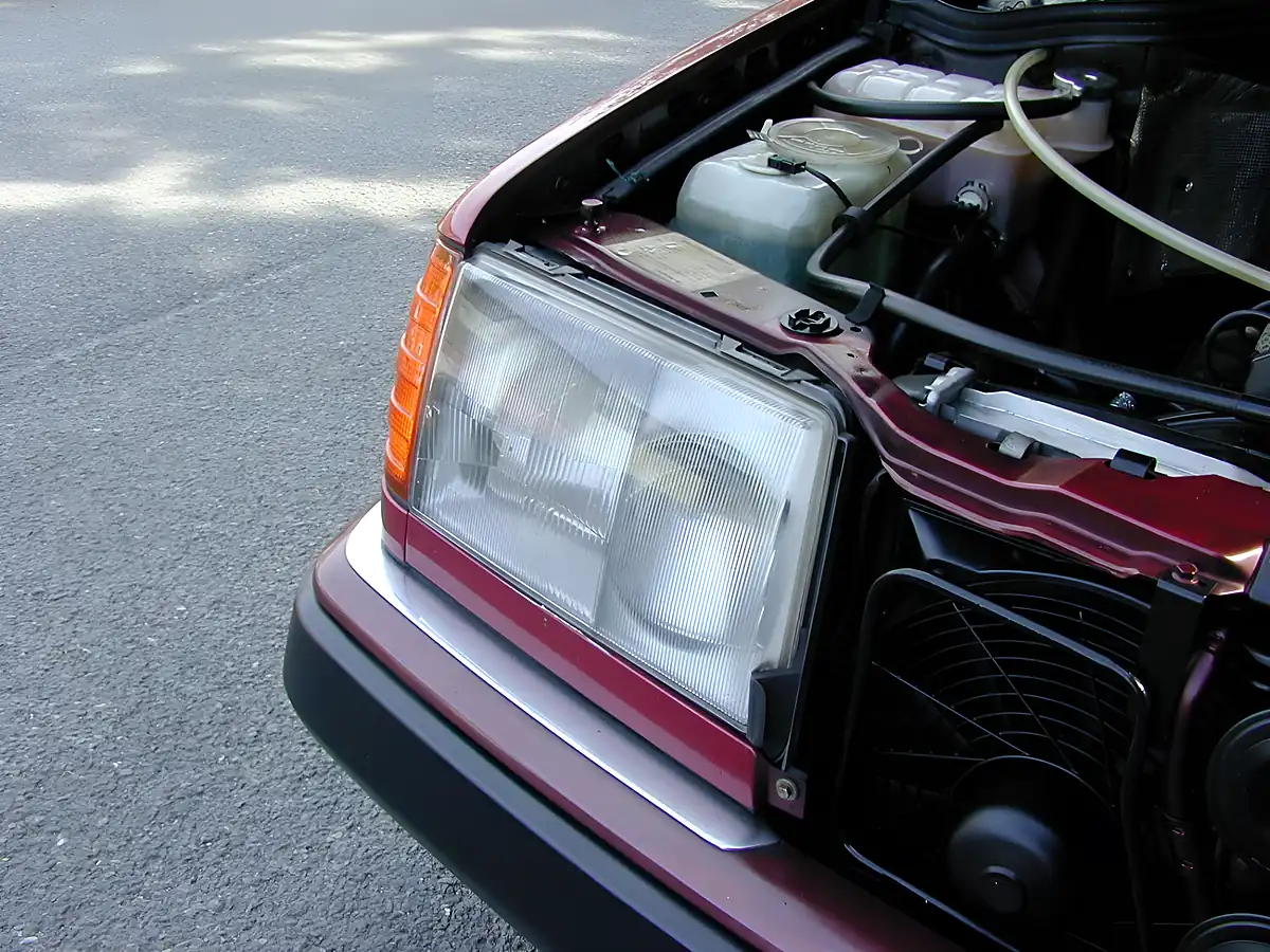 Used 1992 Mercedes-Benz 260 W124 Red - Interior and Exterior details 19