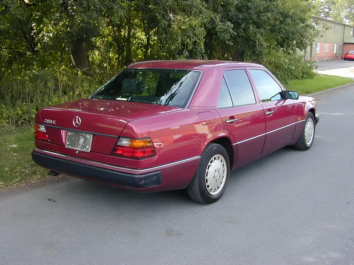 Used 1992 Mercedes-Benz 260 W124 Red - Interior and Exterior details 3