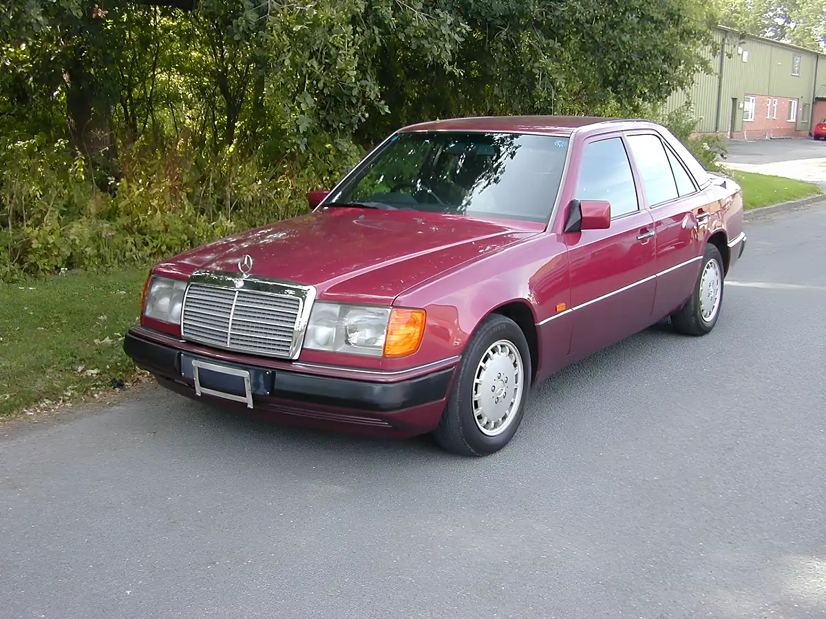Used 1992 Mercedes-Benz 260 W124 Red - Interior and Exterior details 8