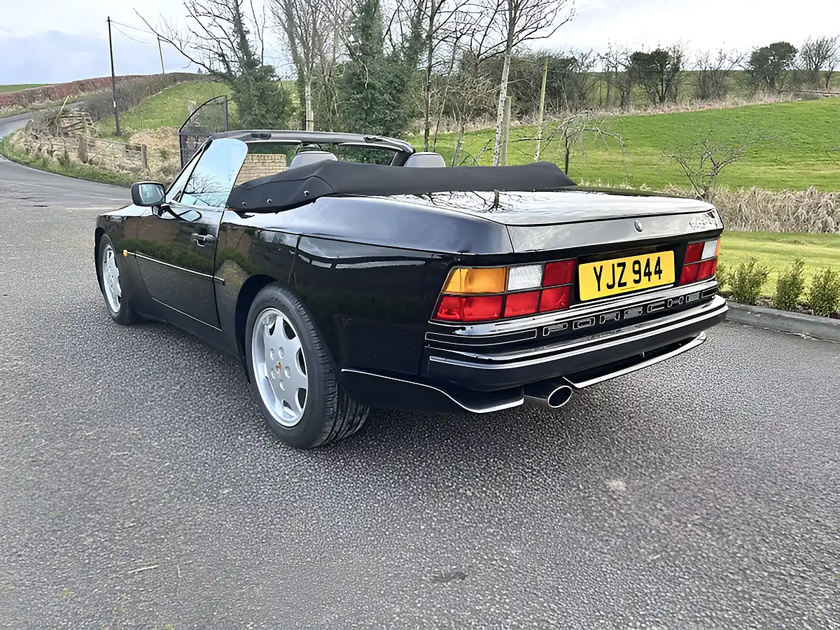Used 1992 Porsche 944 S2 Black - Interior and Exterior details 15