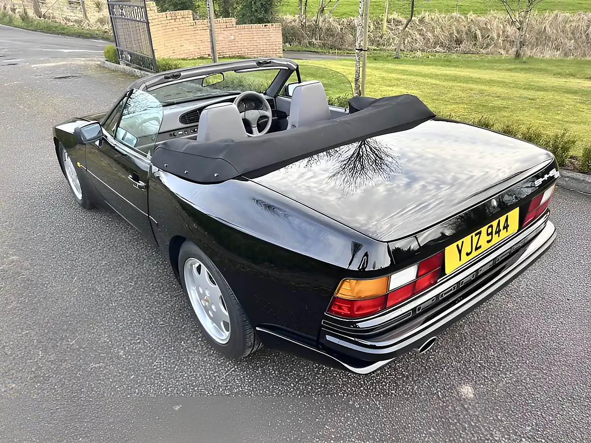 Used 1992 Porsche 944 S2 Black - Interior and Exterior details 16