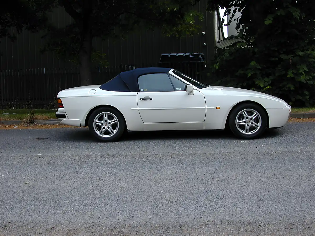 Used 1992 Porsche 944 S2 Cabrio White - Interior and Exterior details 2