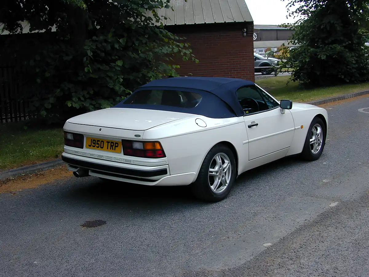 Used 1992 Porsche 944 S2 Cabrio White - Interior and Exterior details 3