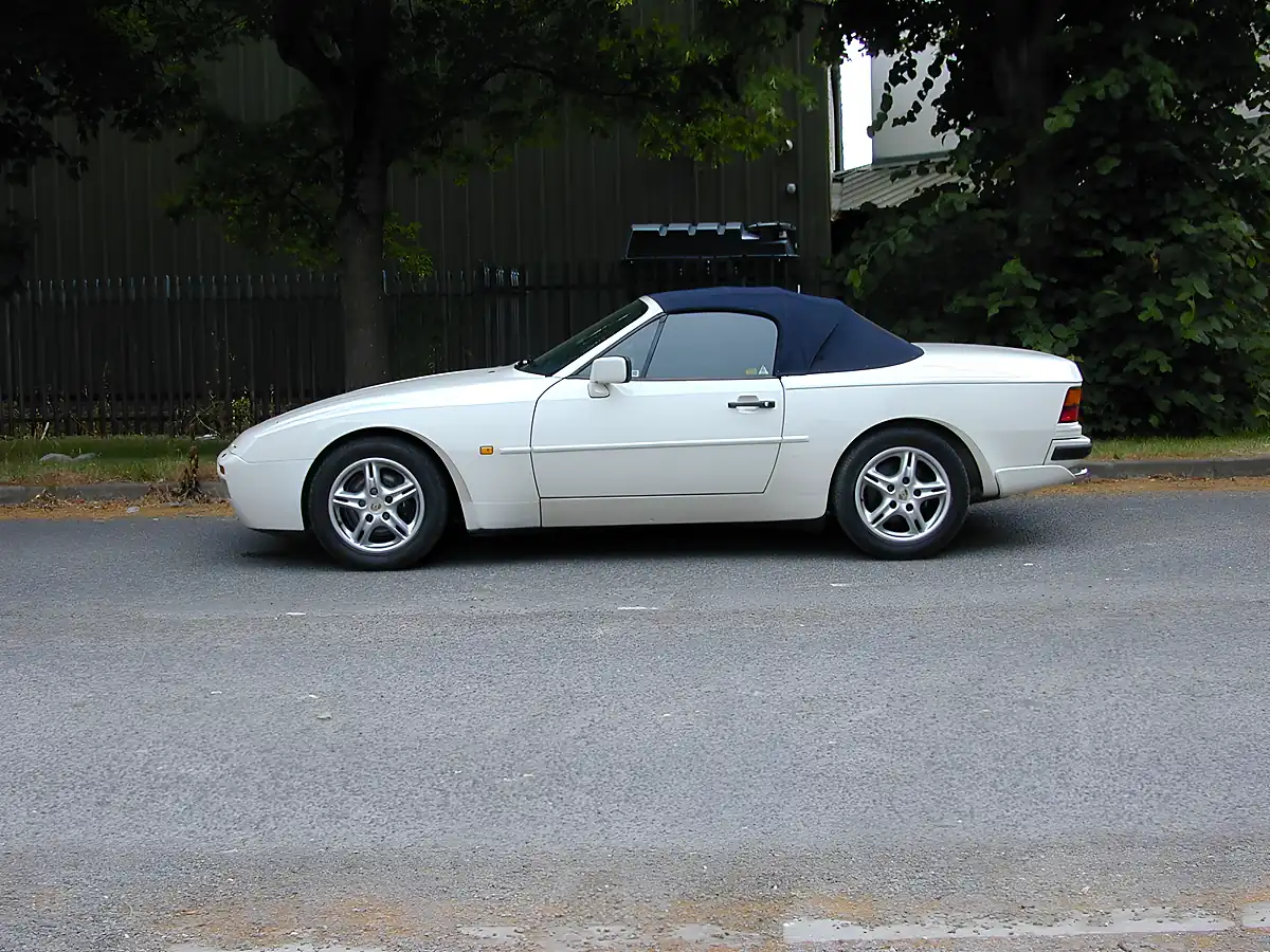 Used 1992 Porsche 944 S2 Cabrio White - Interior and Exterior details 7