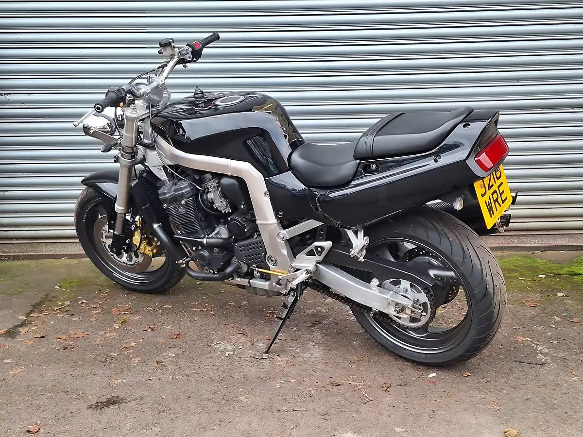 Used 1992 Suzuki Gsx Black - Interior and Exterior details 12