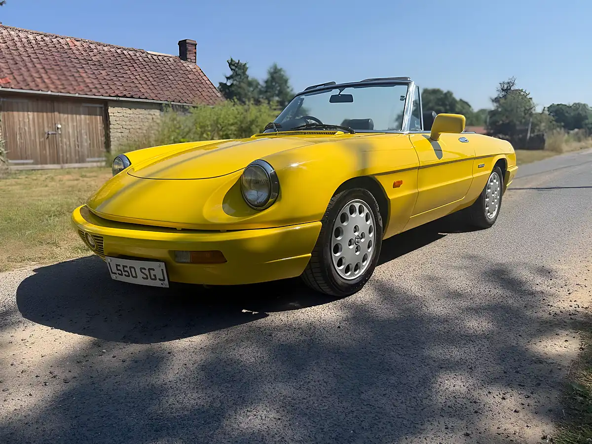 Used 1993 Alfa Romeo Spider S4 Giallo Bilbao - Front View