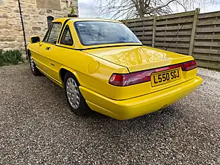 Used 1993 Alfa Romeo Spider S4 Giallo Bilbao - Interior and Exterior details 15
