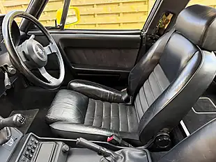 Used 1993 Alfa Romeo Spider S4 Giallo Bilbao - Interior and Exterior details 2