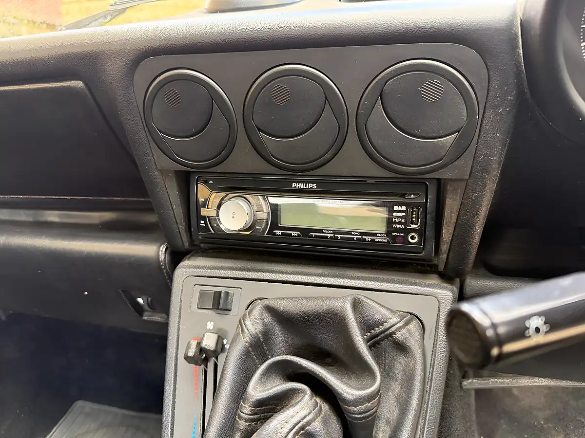 Used 1993 Alfa Romeo Spider S4 Giallo Bilbao - Interior and Exterior details 20
