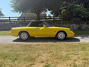 Used 1993 Alfa Romeo Spider S4 Giallo Bilbao - Interior and Exterior details 5