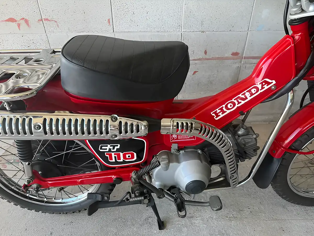 Used 1993 Honda CT110 Hunter Cub Red - Interior and Exterior details 12