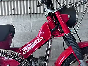 Used 1993 Honda CT110 Red - Interior and Exterior details 13