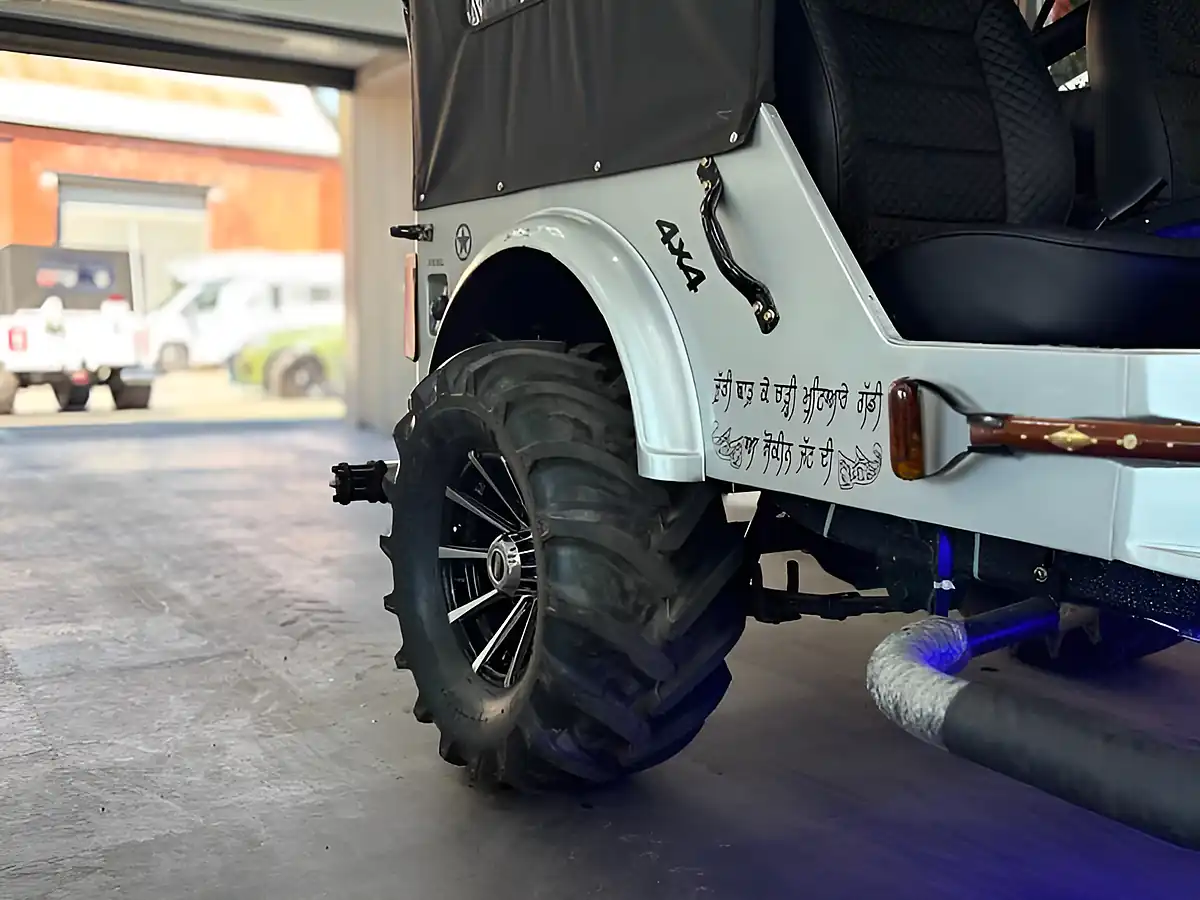 Used 1993 Jeep Jeep Mahindra Jeep [rare Opportunity] Silver - Interior and Exterior details 11