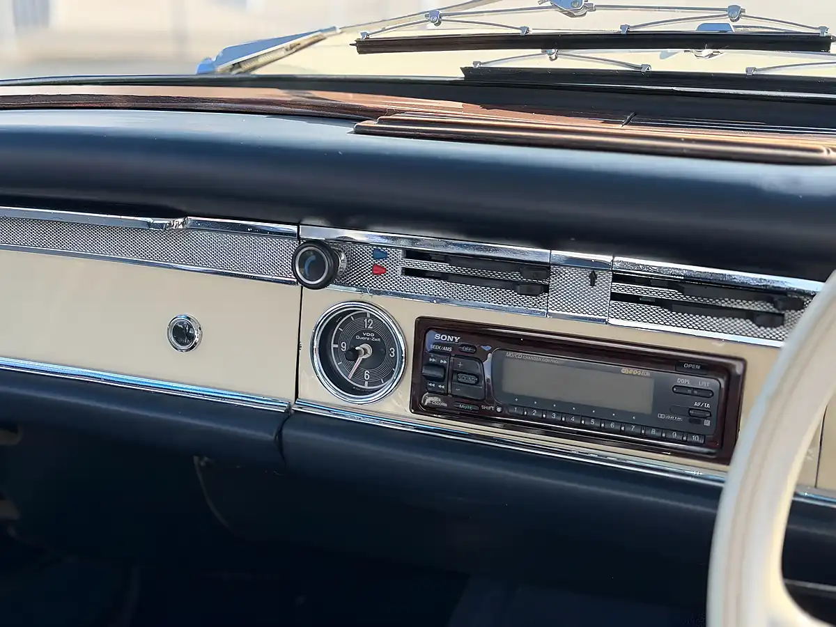 Used 1993 Mercedes 230 Sl - Interior and Exterior details 15