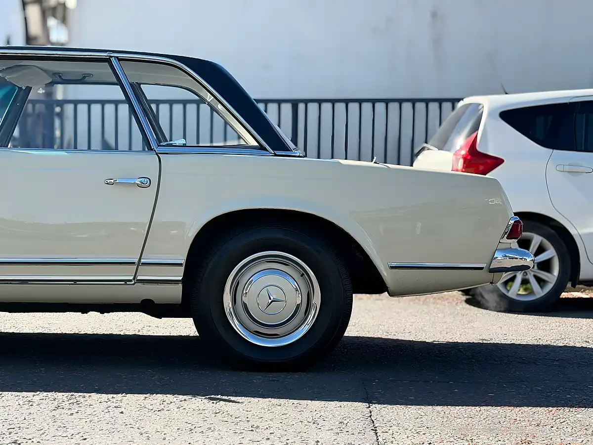Used 1993 Mercedes 230 Sl - Interior and Exterior details 18