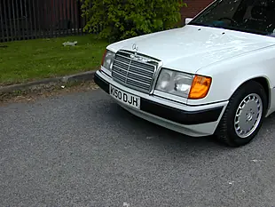 Used 1993 Mercedes-Benz 200 W124 White - Interior and Exterior details 11