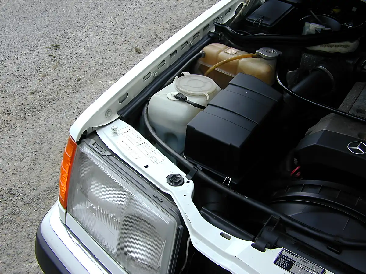Used 1993 Mercedes-Benz 200 W124 White - Interior and Exterior details 20