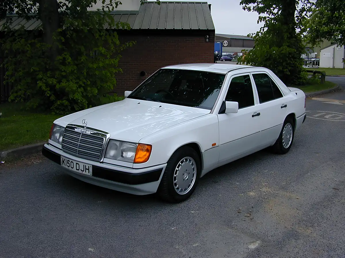 Used 1993 Mercedes-Benz 200 W124 White - Interior and Exterior details 8