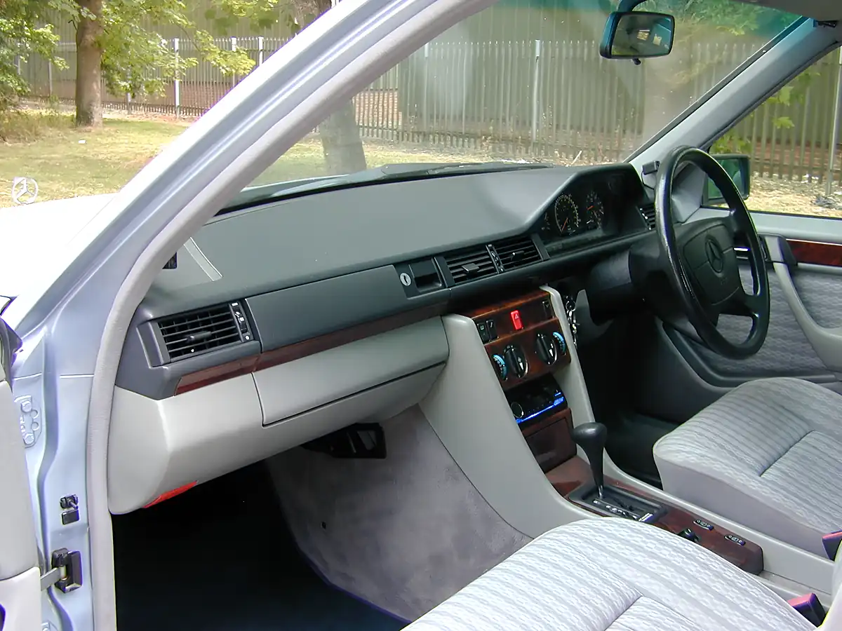 Used 1993 Mercedes-Benz 220 W124 Silver Blue Metallic - Interior and Exterior details 12