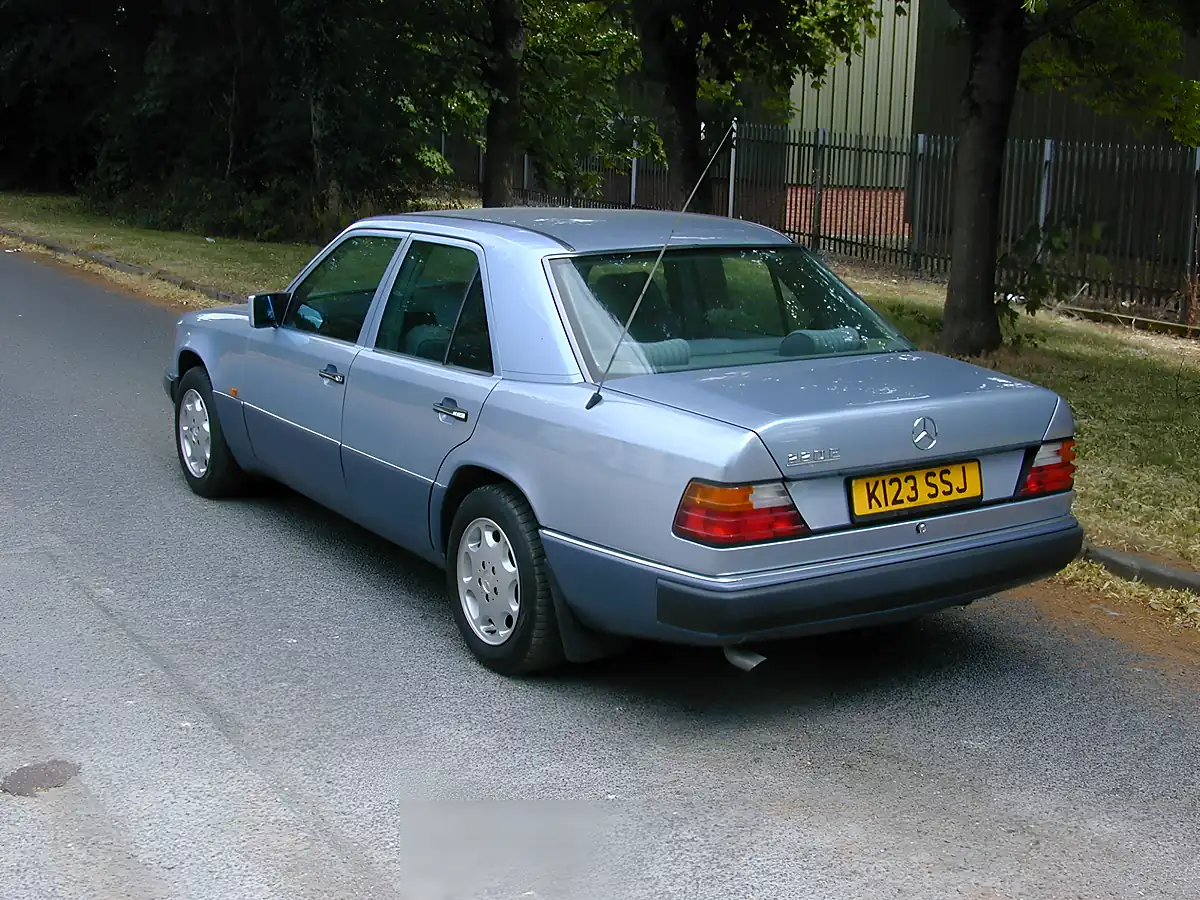 Used 1993 Mercedes-Benz 220 W124 Silver Blue Metallic - Interior and Exterior details 6