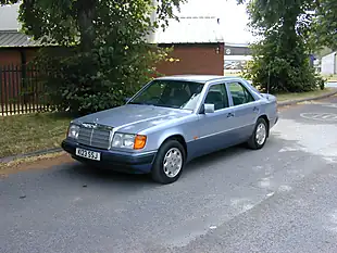 Used 1993 Mercedes-Benz 220 W124 Silver Blue Metallic - Interior and Exterior details 8