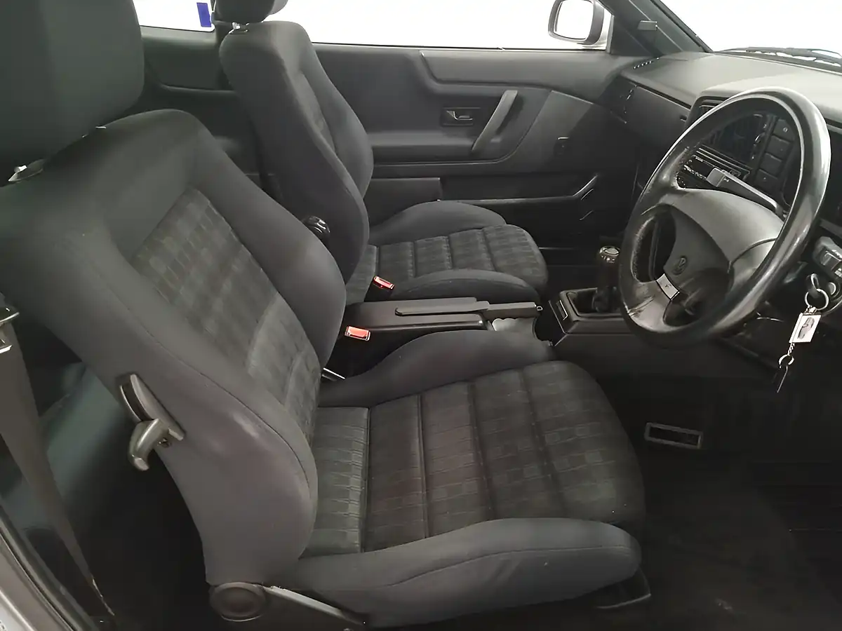 Used 1993 Volkswagen Corrado Silver - Interior and Exterior details 7