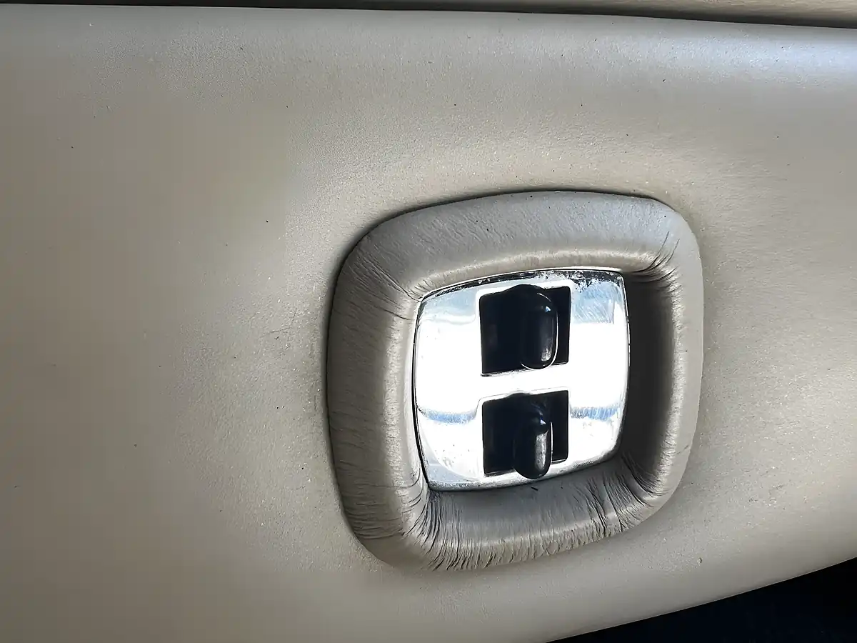 Used 1994 Bentley Turbo R Green - Interior and Exterior details 18