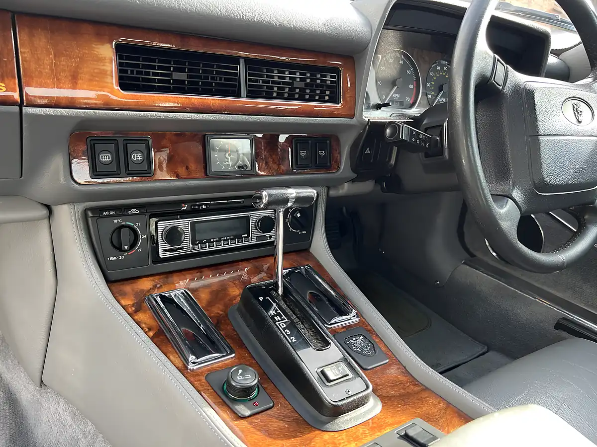 Used 1994 Jaguar XJS Blue - Interior and Exterior details 11