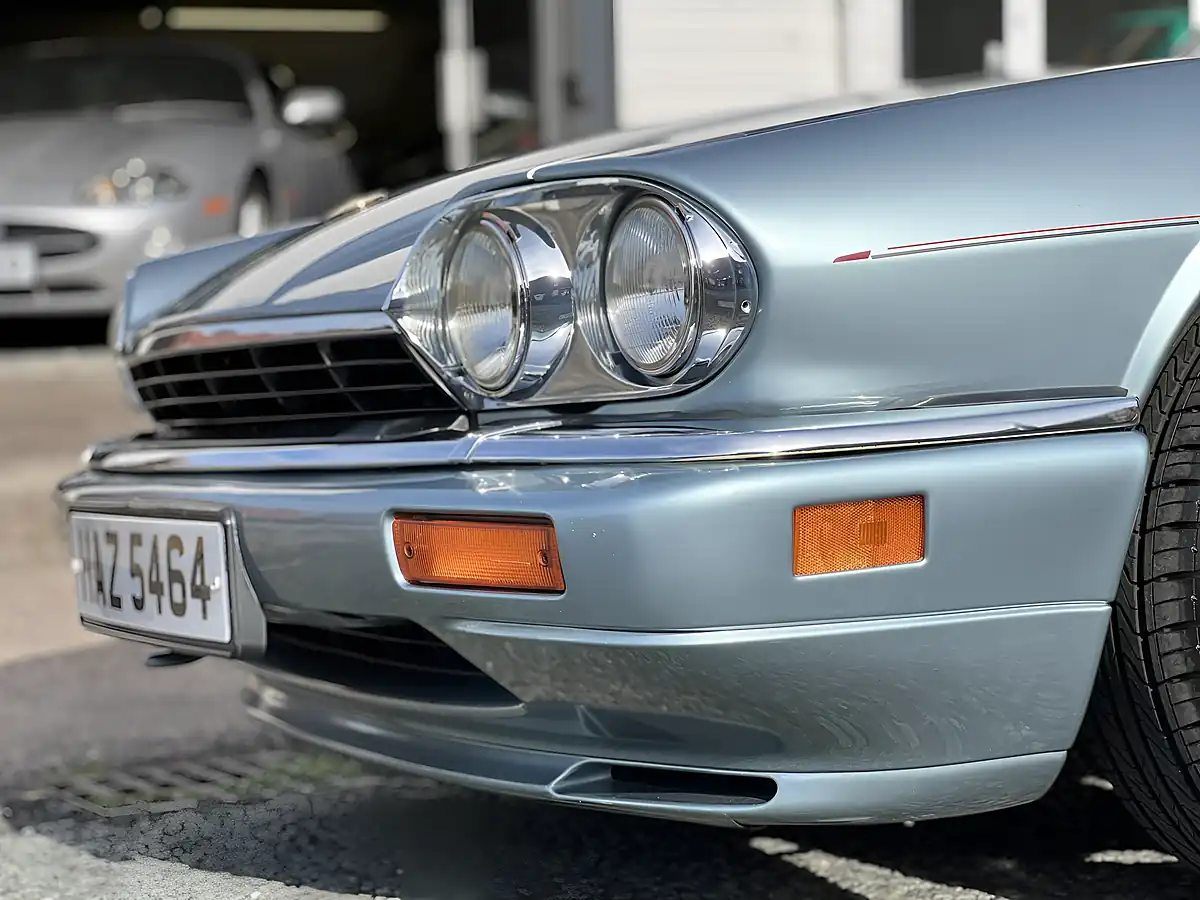 Used 1994 Jaguar XJS Blue - Interior and Exterior details 3