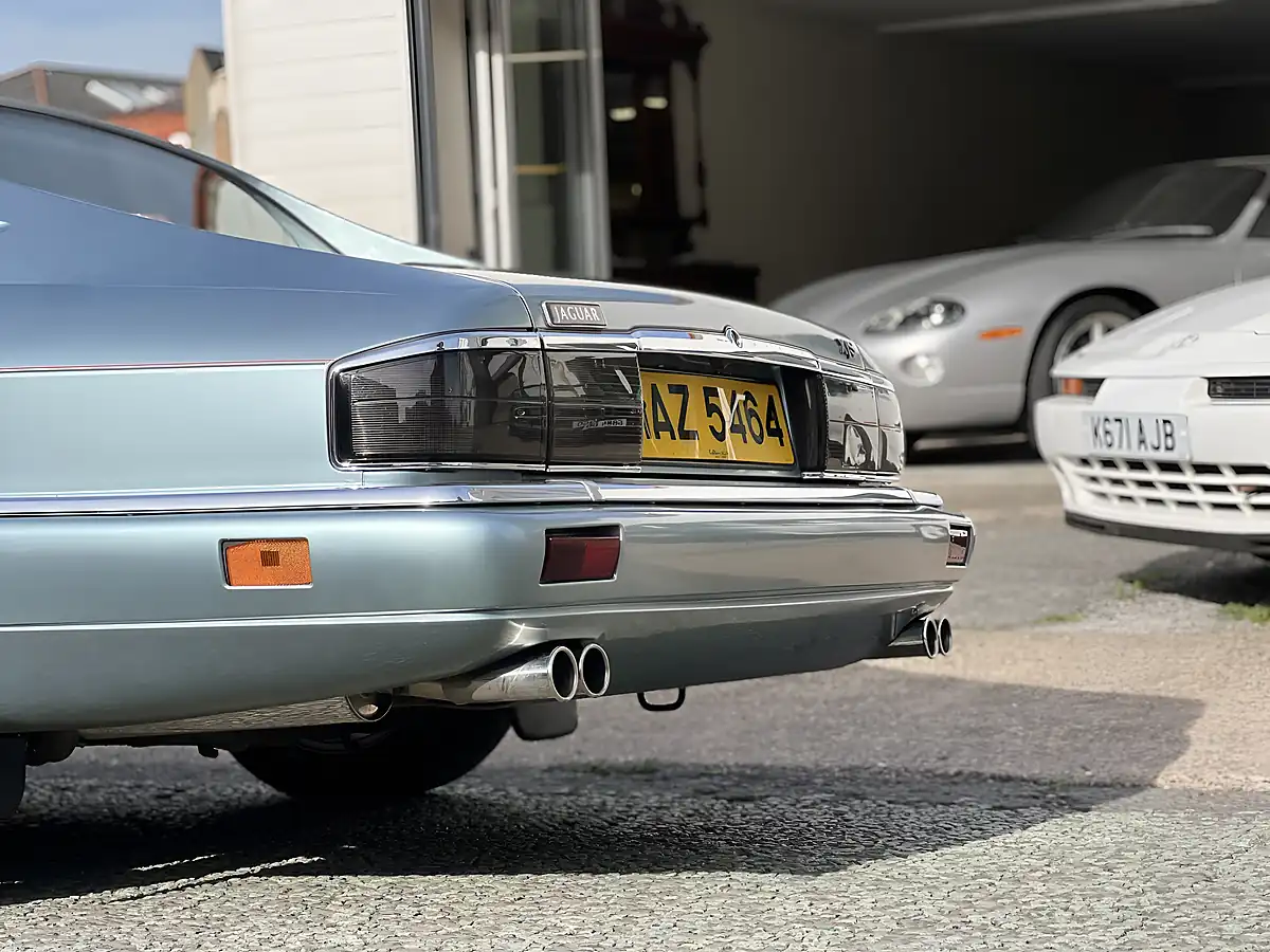 Used 1994 Jaguar XJS Blue - Interior and Exterior details 4
