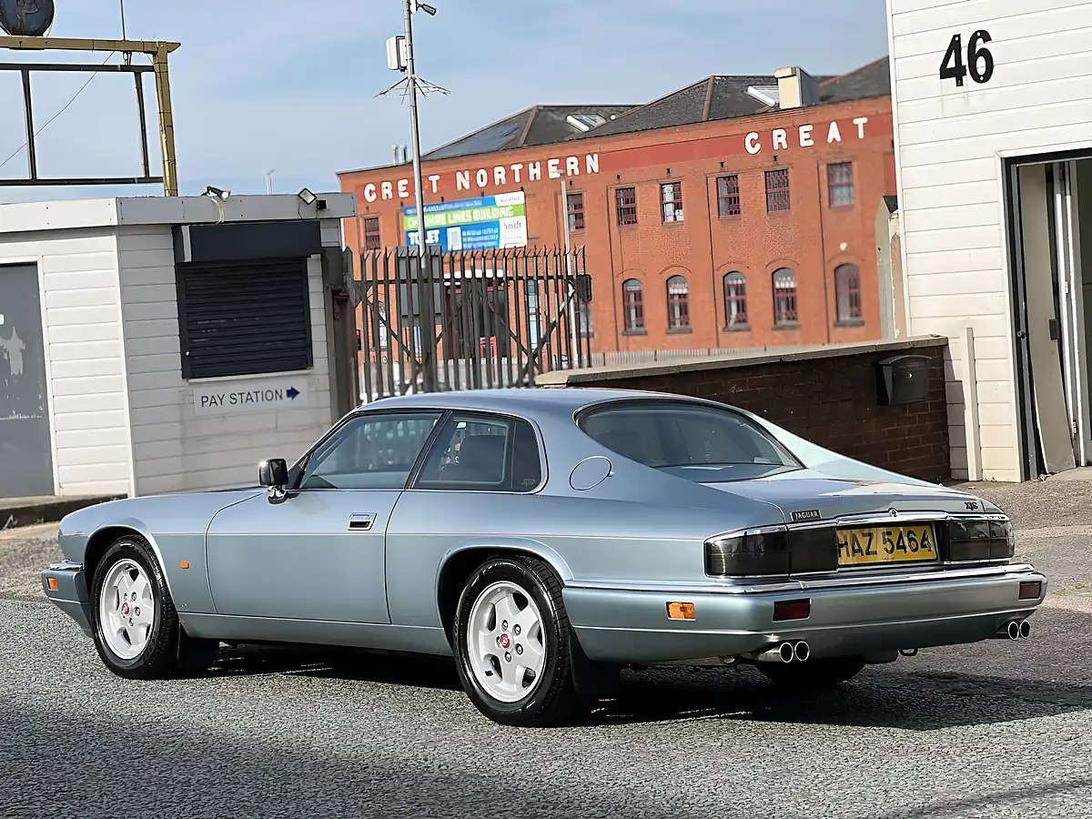 Used 1994 Jaguar XJS Blue - Interior and Exterior details 5