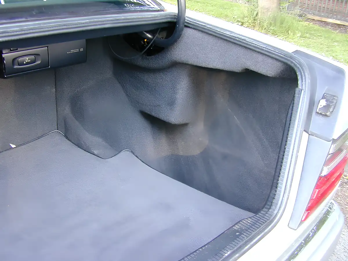 Used 1994 Mercedes-Benz 220 Coupe Silver - Interior and Exterior details 19